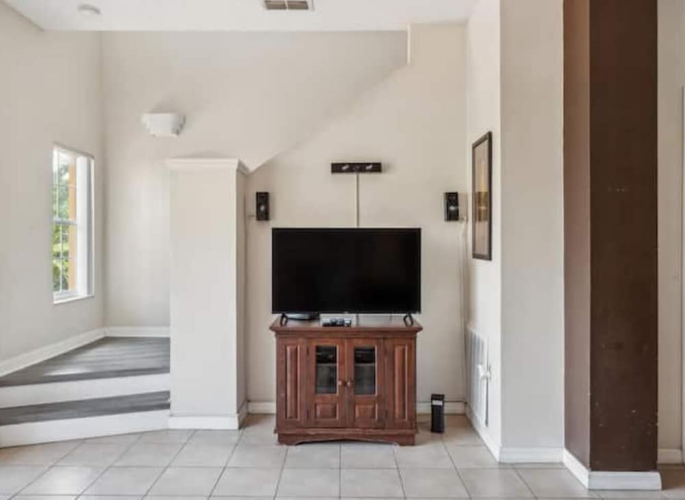 Beautiful Townhome at Lake Barkley With Pool View!