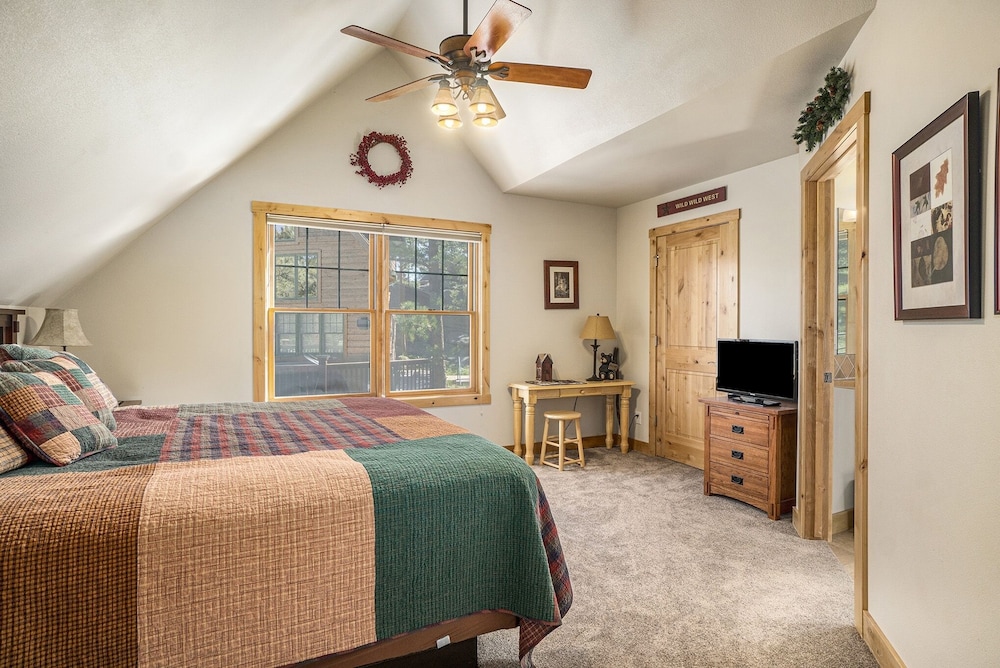 Cozy Solitude Cabins - Estes Park CO