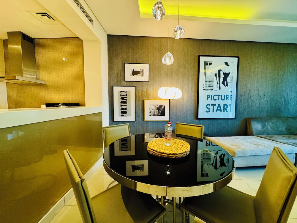 Venduras Chic 1BR at Damac Tower