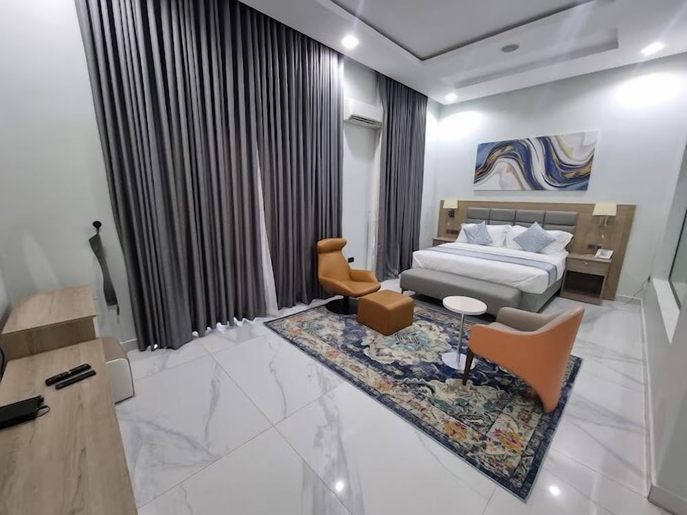 Circusse Suites and Apartments