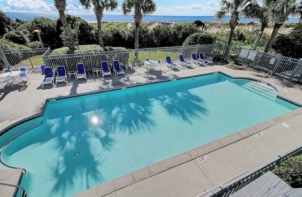 Beachfront 3bdr Condo w/ Pool & Deck Ocean Views Ocean Blvd #102 by Avantstay