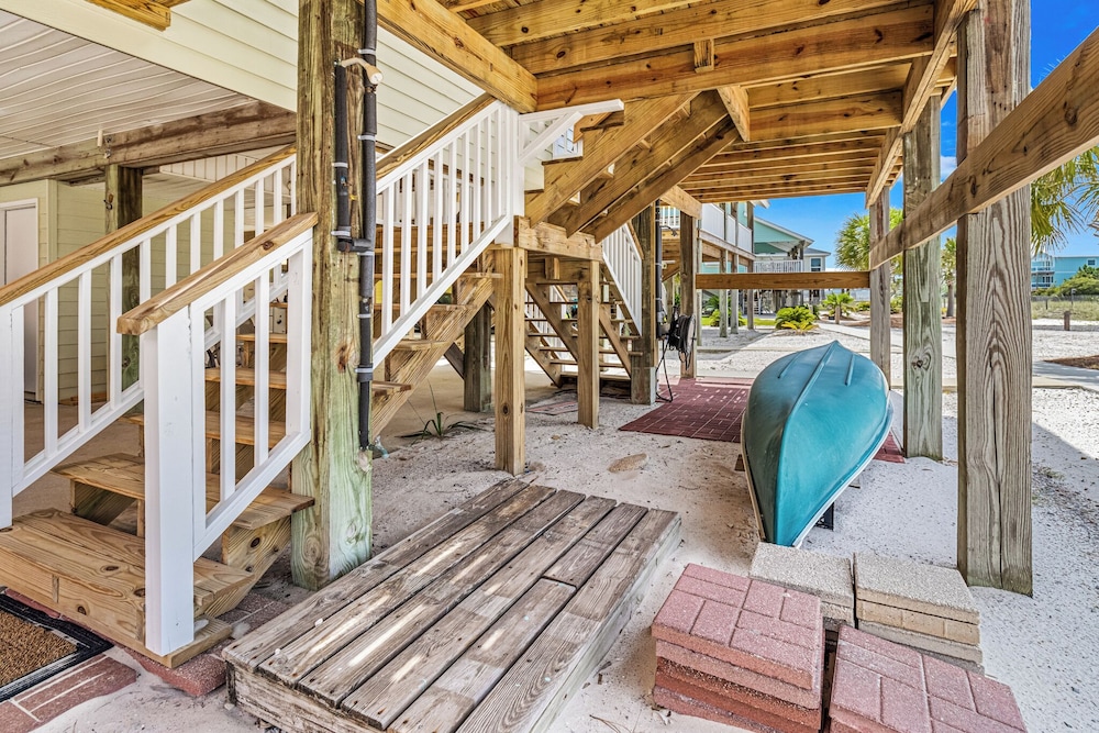 Salty Dog by Southern Vacation Rentals