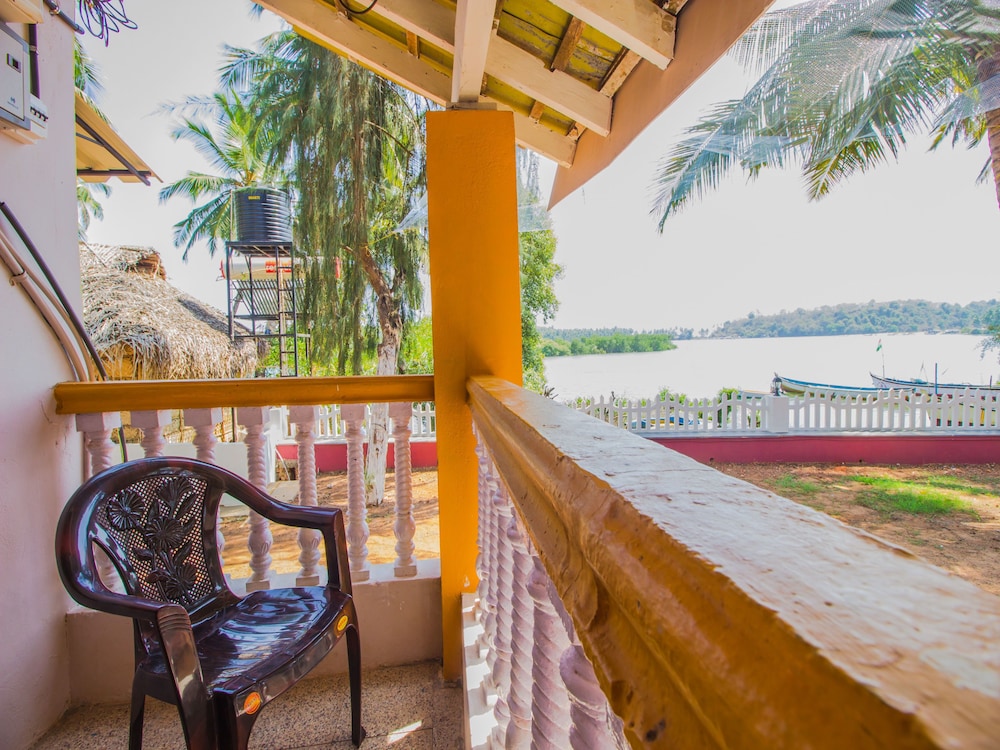 OYO 13117 Home Lake View Studio Canacona