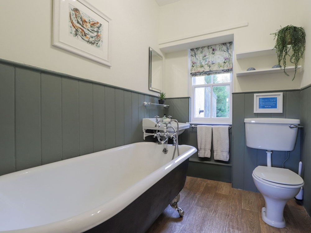 Cormack Lodge - Brodie Castle