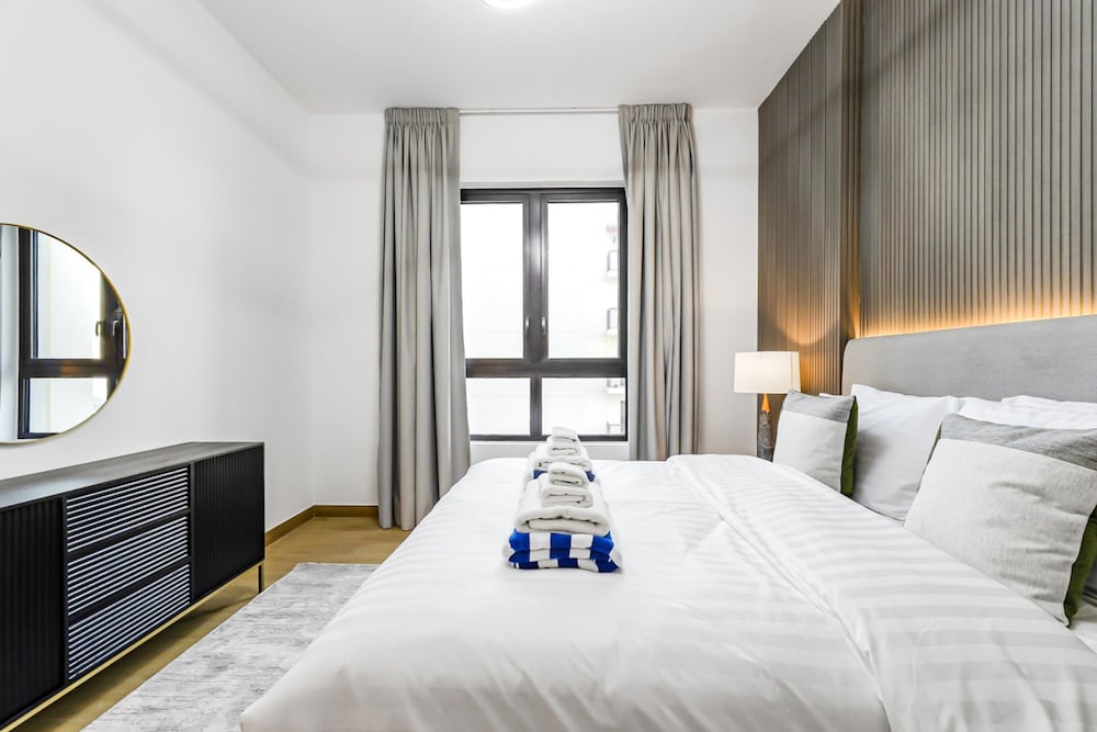 Luxury Lifestyle at La Sir ne Port de la Mer Jumeirah 1 1 Bed Sleeps 4