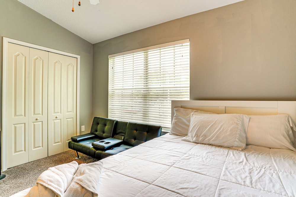 Shop, Golf & More: Family Retreat in Wesley Chapel
