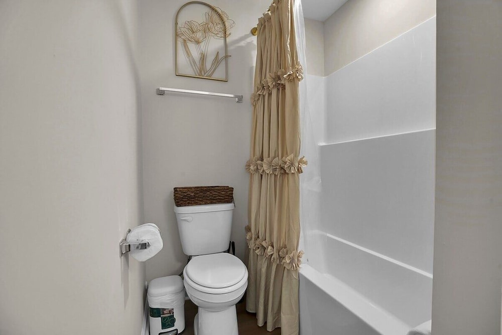 River Oaks 30h 2 Bedroom Condo