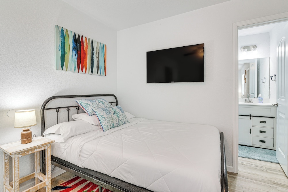 Serene Surfside Beach Retreat w/ Ocean Views! view 3