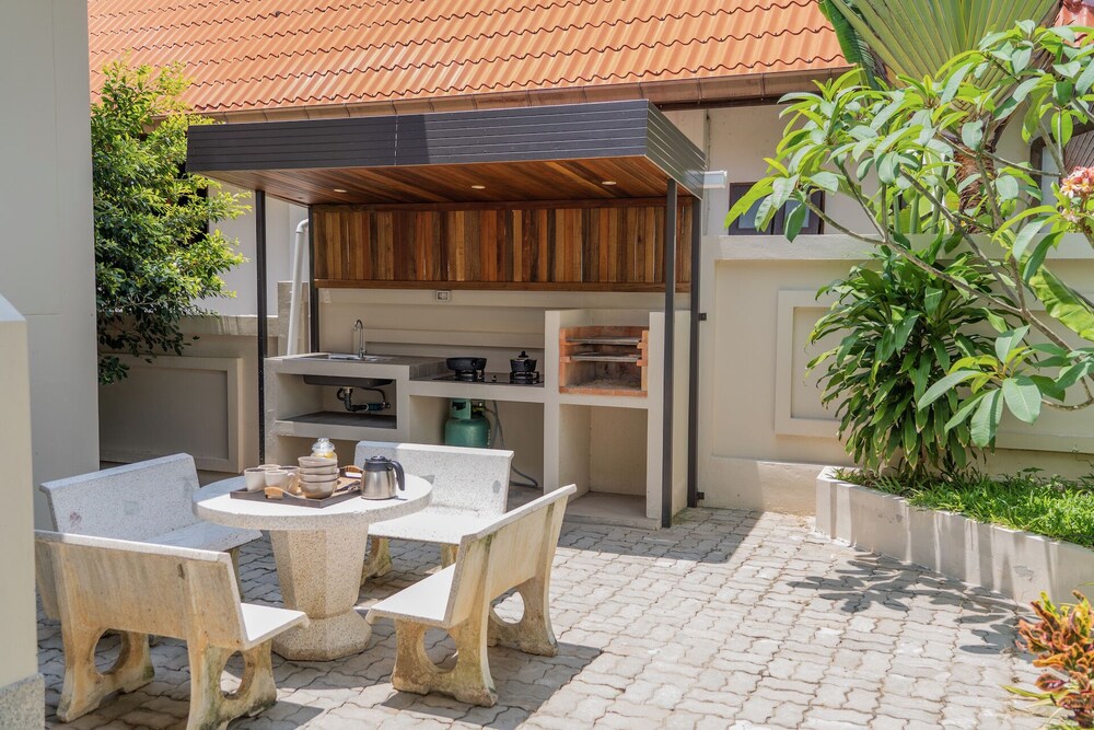 THALEMAAN POOL VILLA view 3