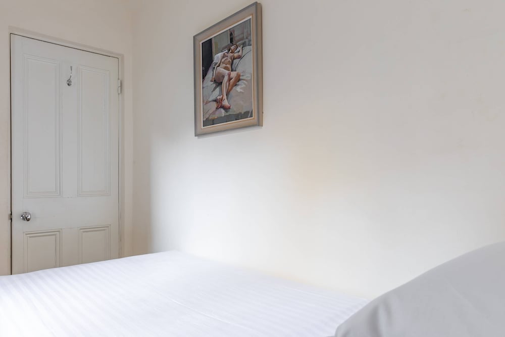 Ifield Road X by Onefinestay view 5