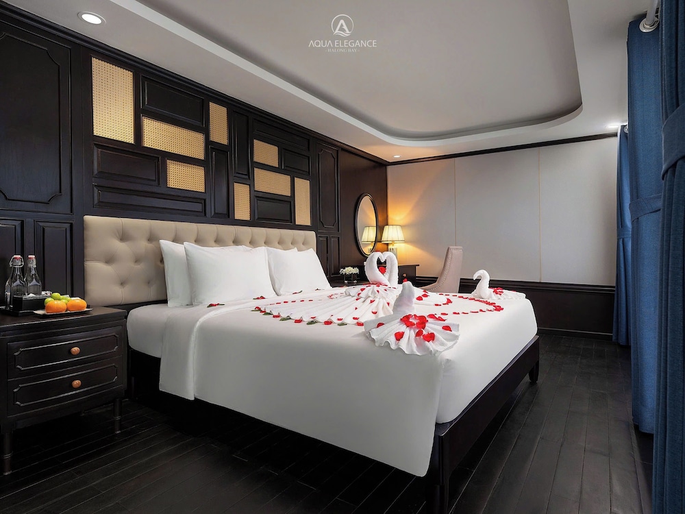 Luxury of the sea Cruise LanHa bay 5Star