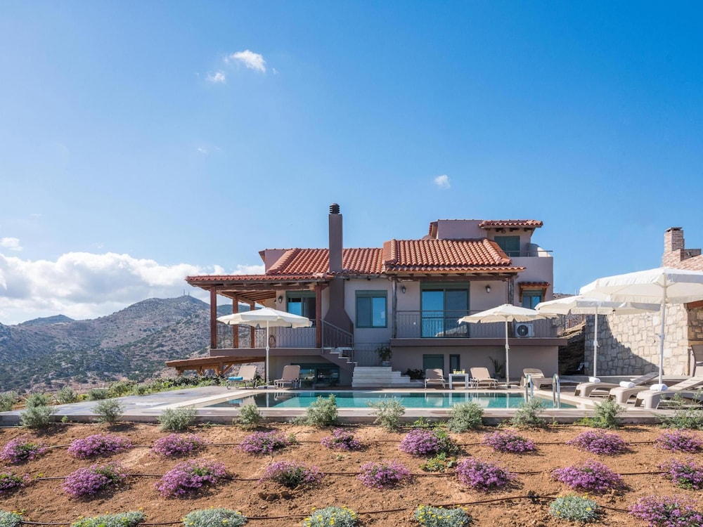 Villa Eolos With Private Pool