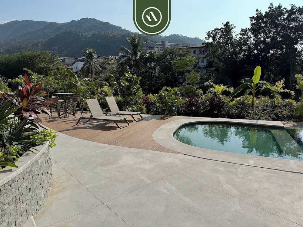Tasteful Condo Near Romantic Zone - Pool