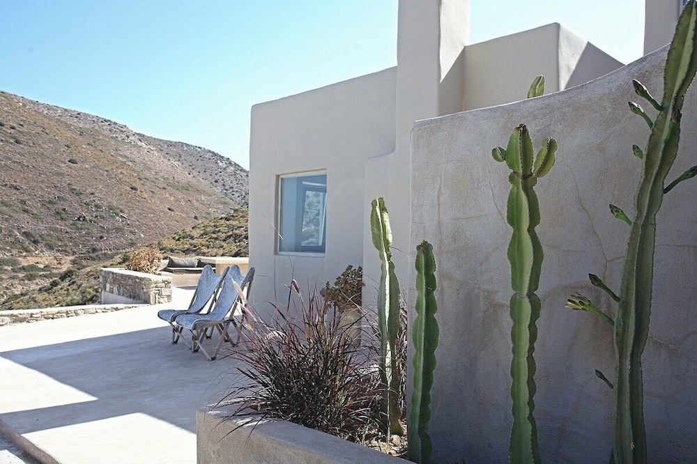 Villa Pegasus - Allparos Villas for 4-6