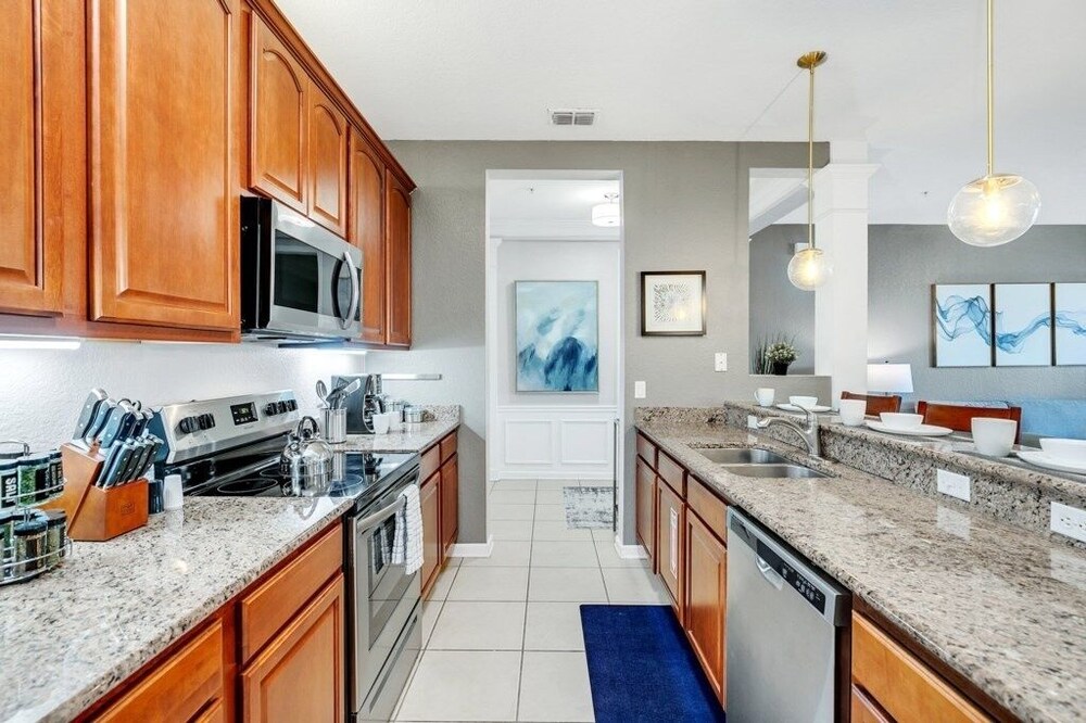 Vista Cay Magic 3 Bedroom Condo by RedAwning