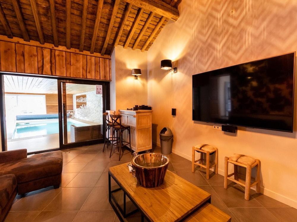 Villa in Coo With Indoor Pool & Near Waterfalls