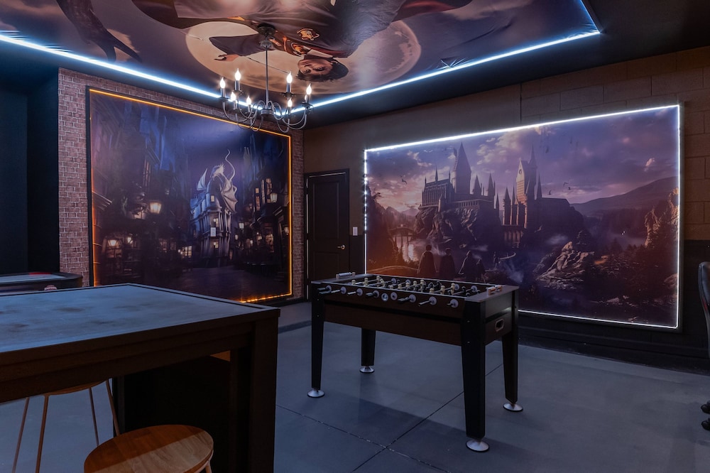 Sophisticated 9 Bedroom Close to Disney