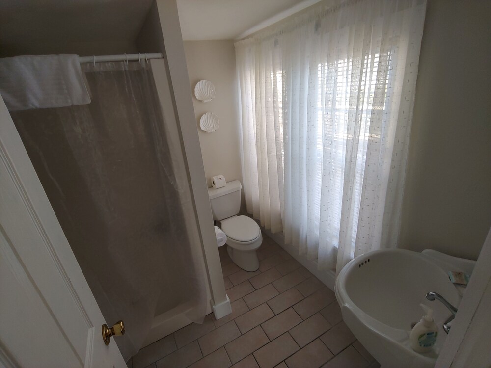 Island Guest House B&B