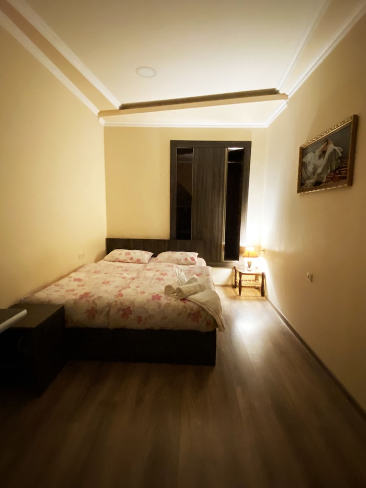 Domino Yerevan Hostel & Tours