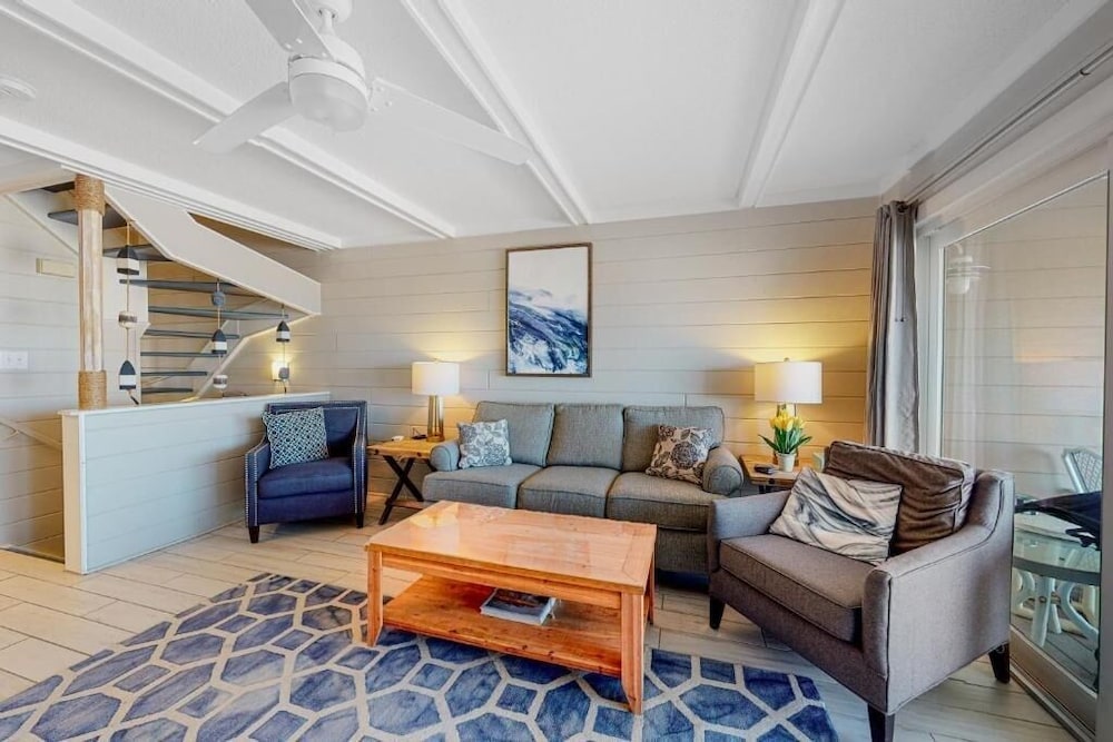 Pilot House 5 4 Bedroom Townhouse by RedAwning view 3