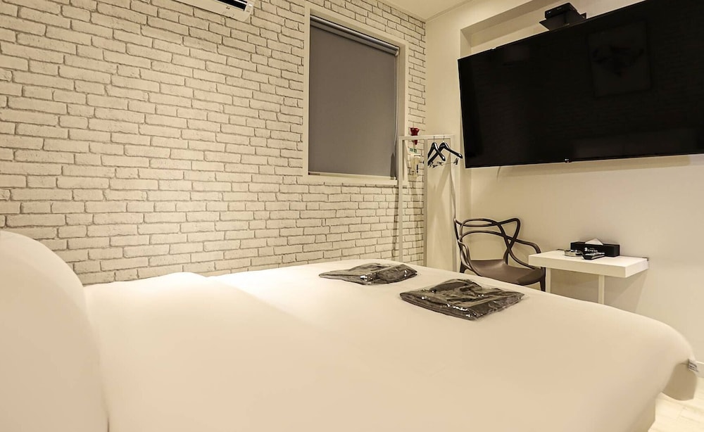 CHESS HOTEL