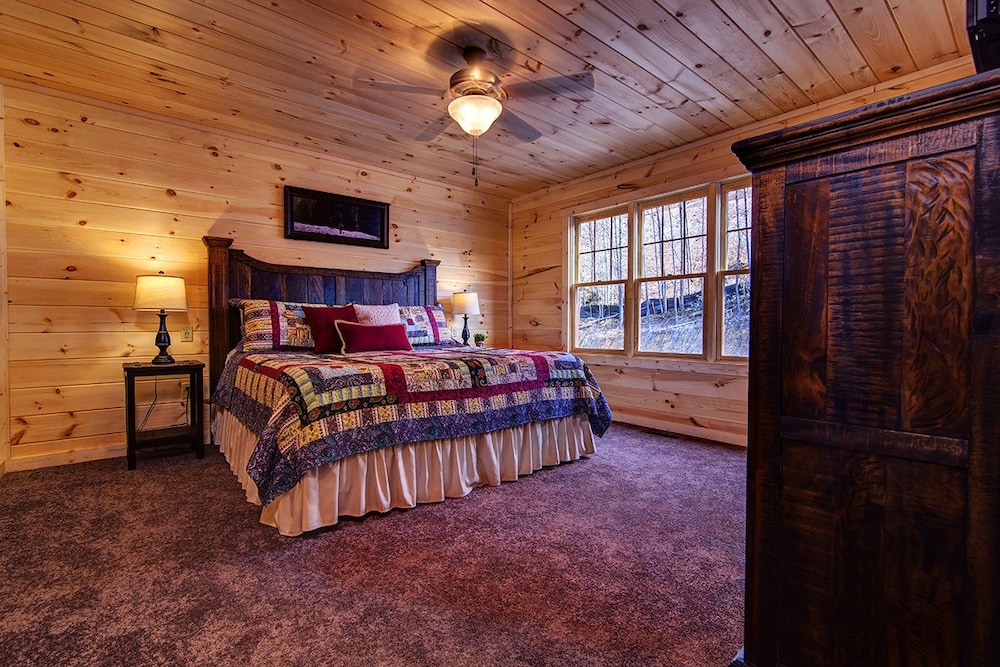 A River Runs Through It - 3 Bedrooms, 3 Baths, Sleeps 12 Cabin by RedAwning