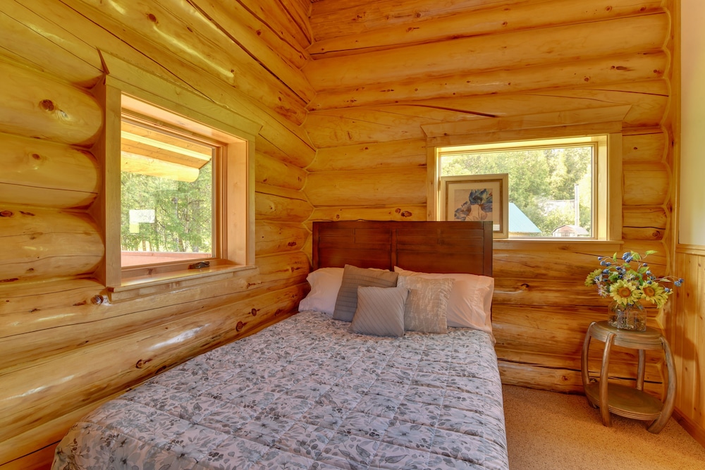 Legacy Mountain Lodge on 40-acre Ranch w/ Views! view 3