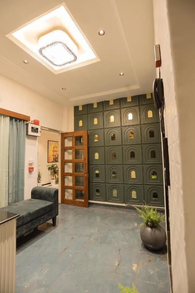 Alpine Stays By Oran Hotels