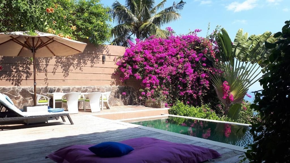 Aomi Villa