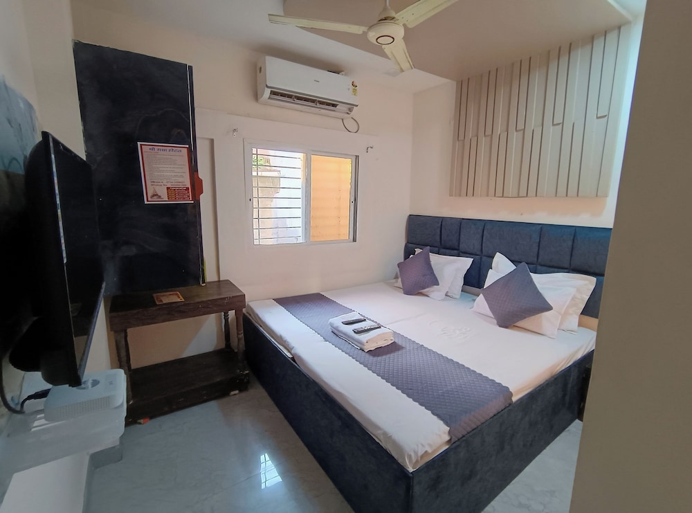 Shri Radha hotels