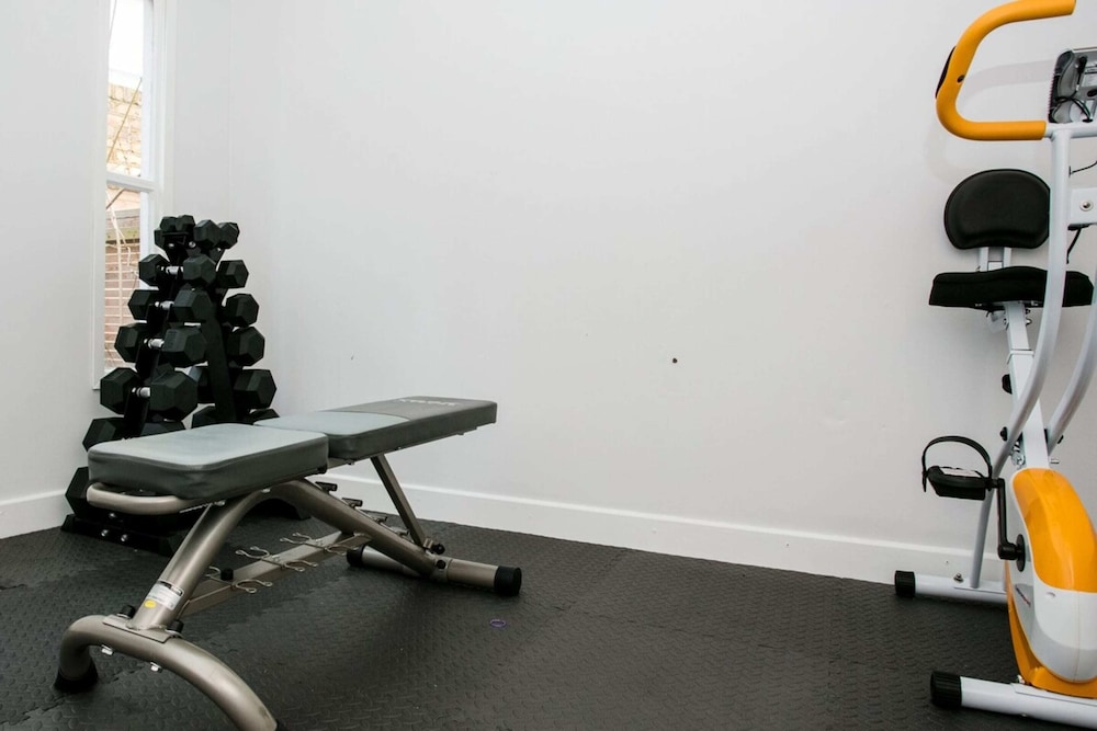 Mountgrove Road Spacious 2 Bedroom Flat