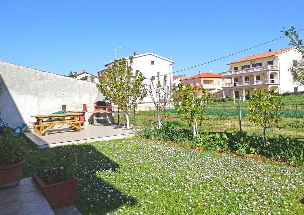 Jana - A6 view 2