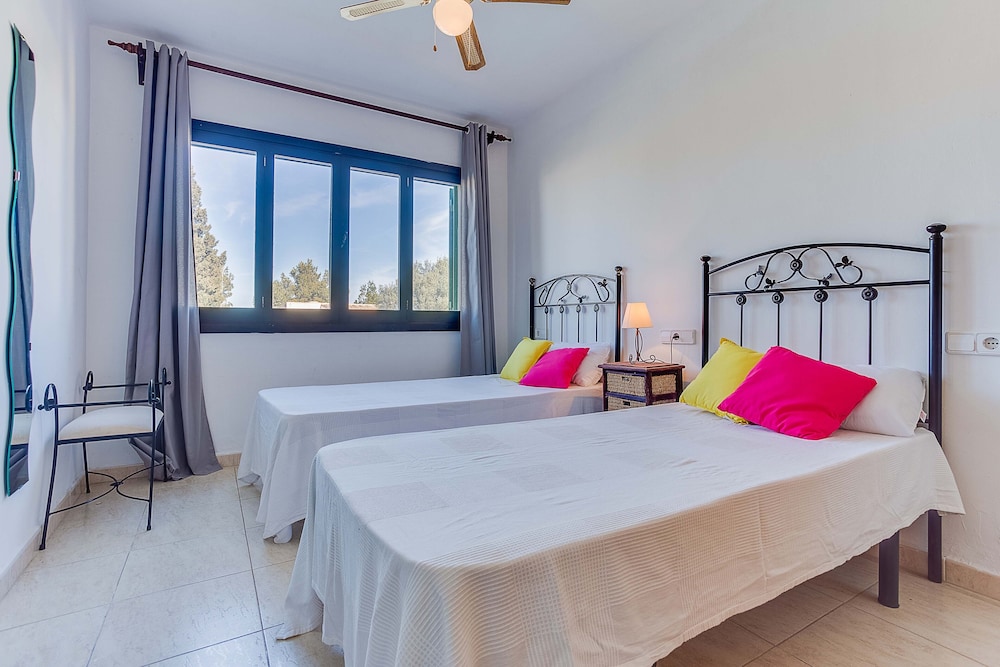 Porto Colom, Villa With Pool x 10 People photo 2