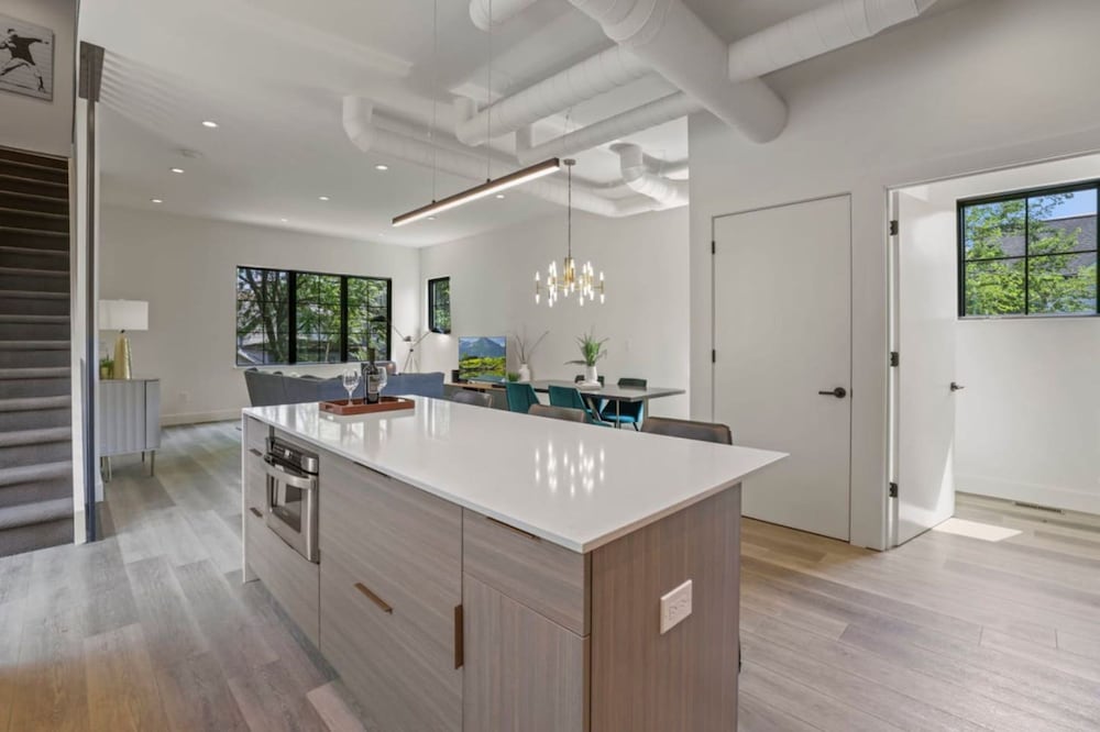 Stylish Getaway -columbus-3 Bedroom Masterpiece