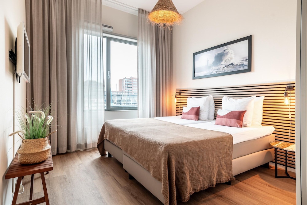 Beautiful Apartment With Harbour Views