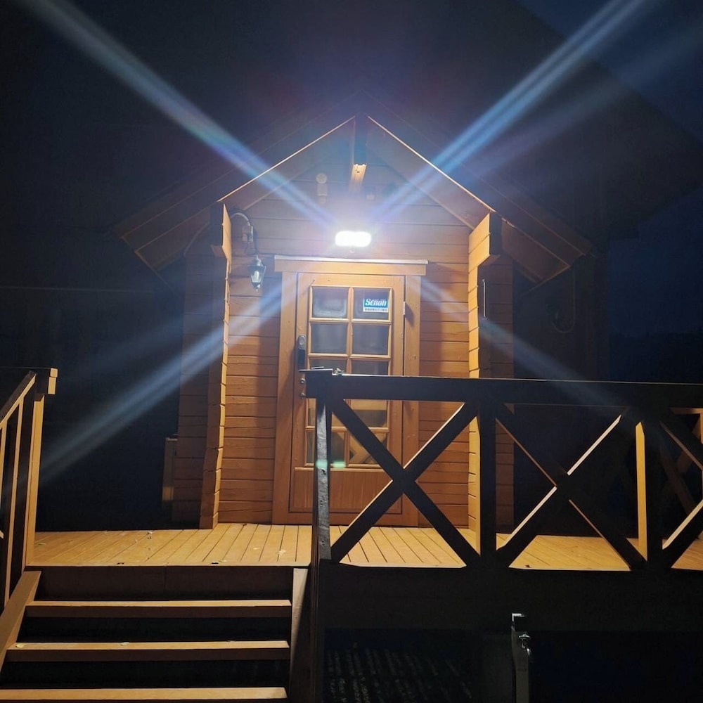 Sakata Log House