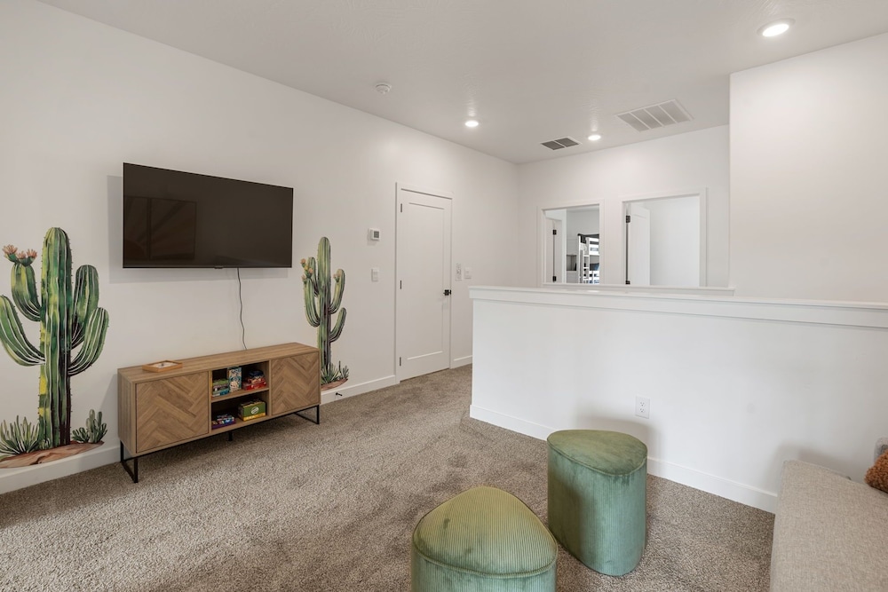 Long Drive 4 Bedroom Townhouse