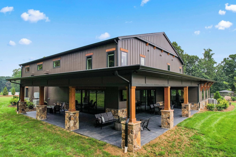 The Luxe Barn Home for 4