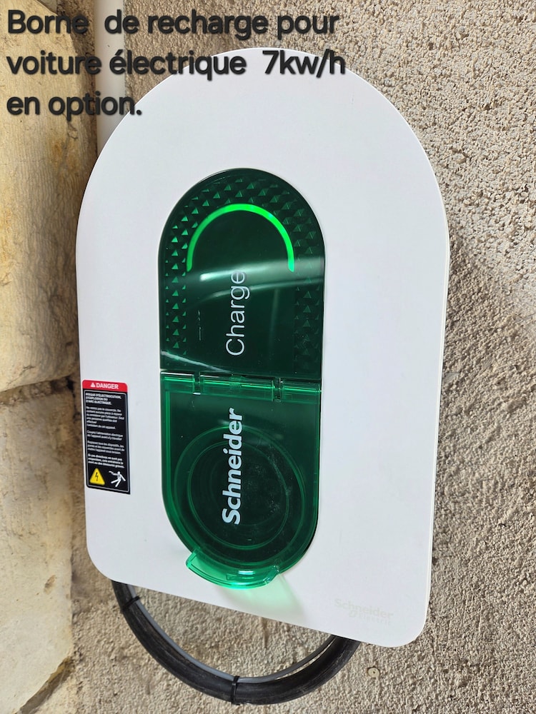 AU PIED DU LAVOIR