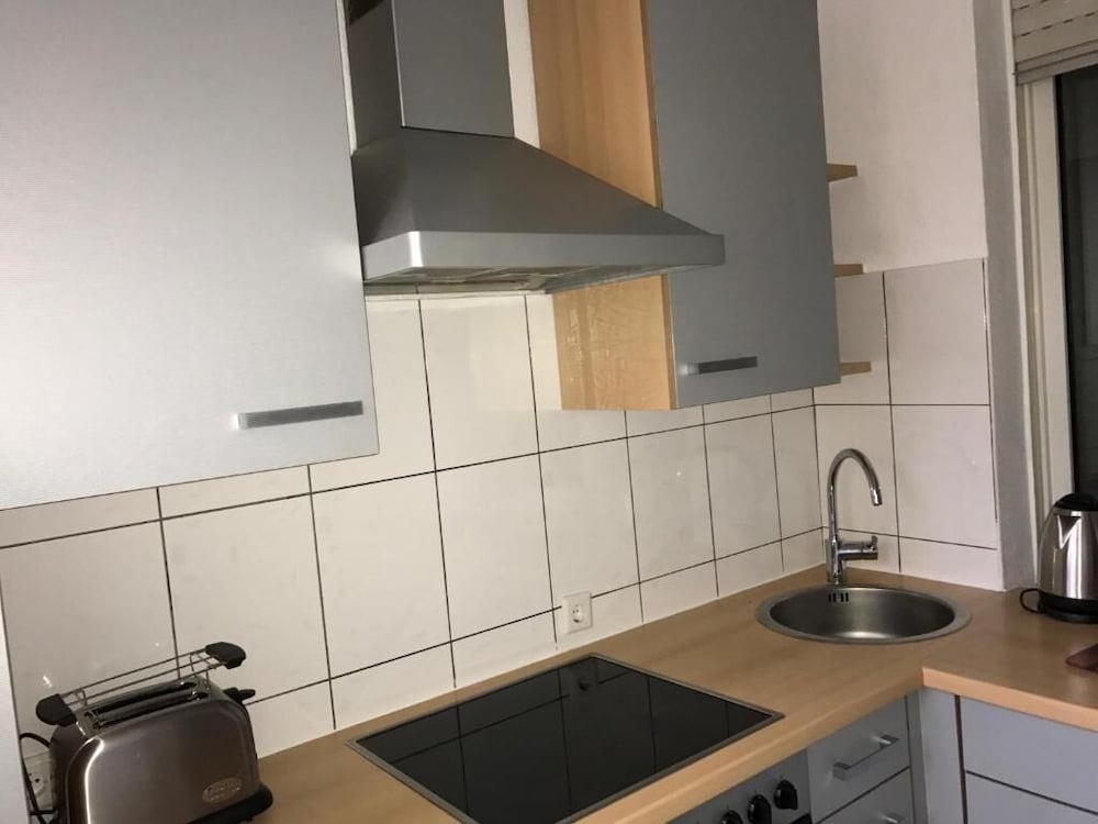 A&S Hostel Bonnerstr. 64