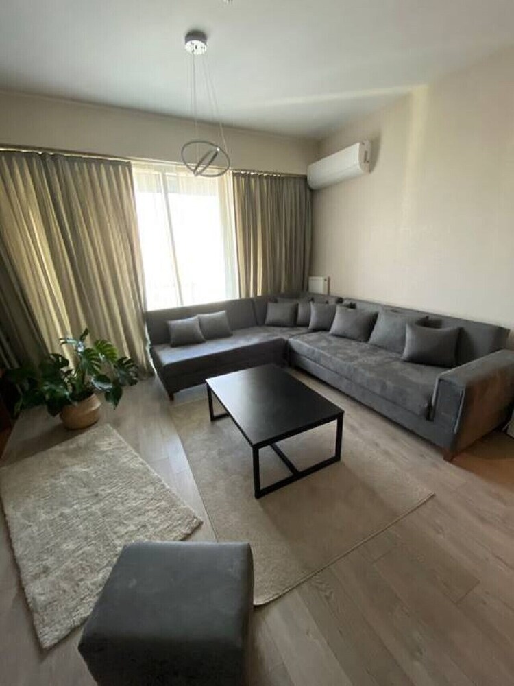 1 1 Balcony Deluxe Apart - Near Mall of Istanbul