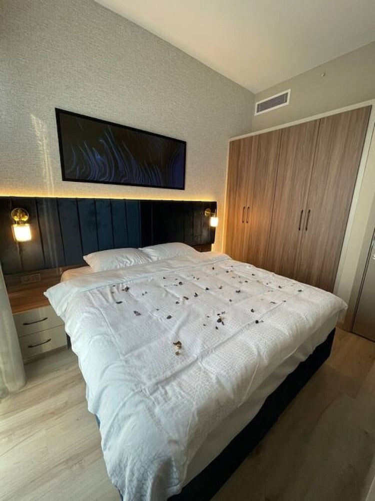 Special 2 1 Suite Apartment Near Mall of Istanbul