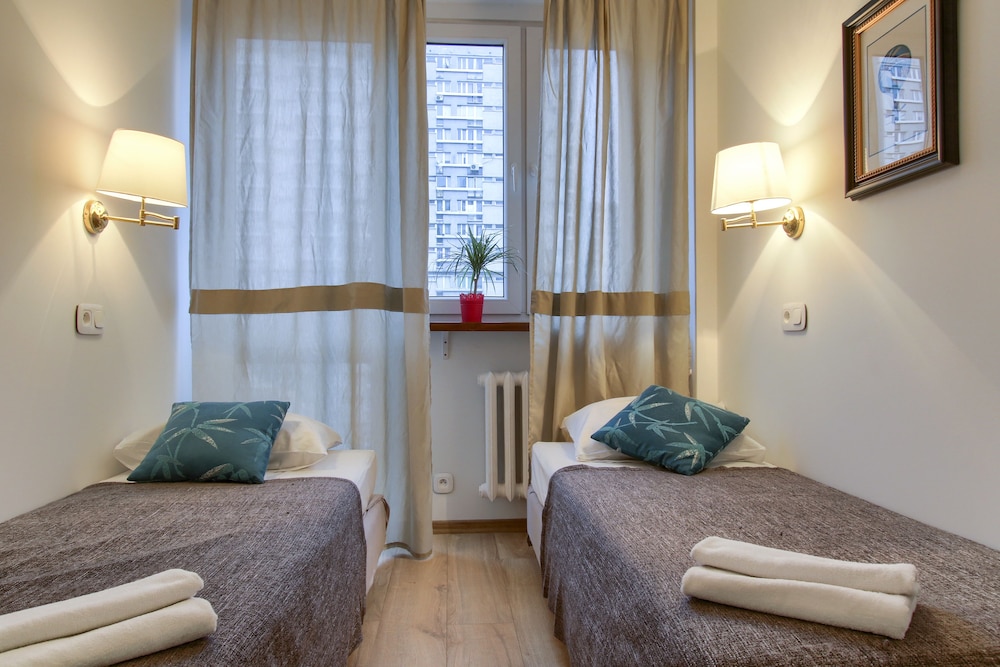 UNIT Warszawa Centrum Room by Metro Rondo ONZ
