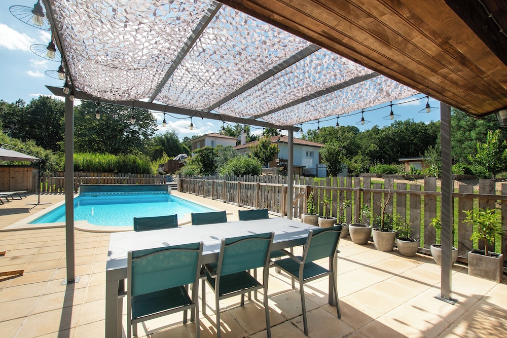 L'Escapade Nature et Gourmande, Chambres d'Hote avec Piscine