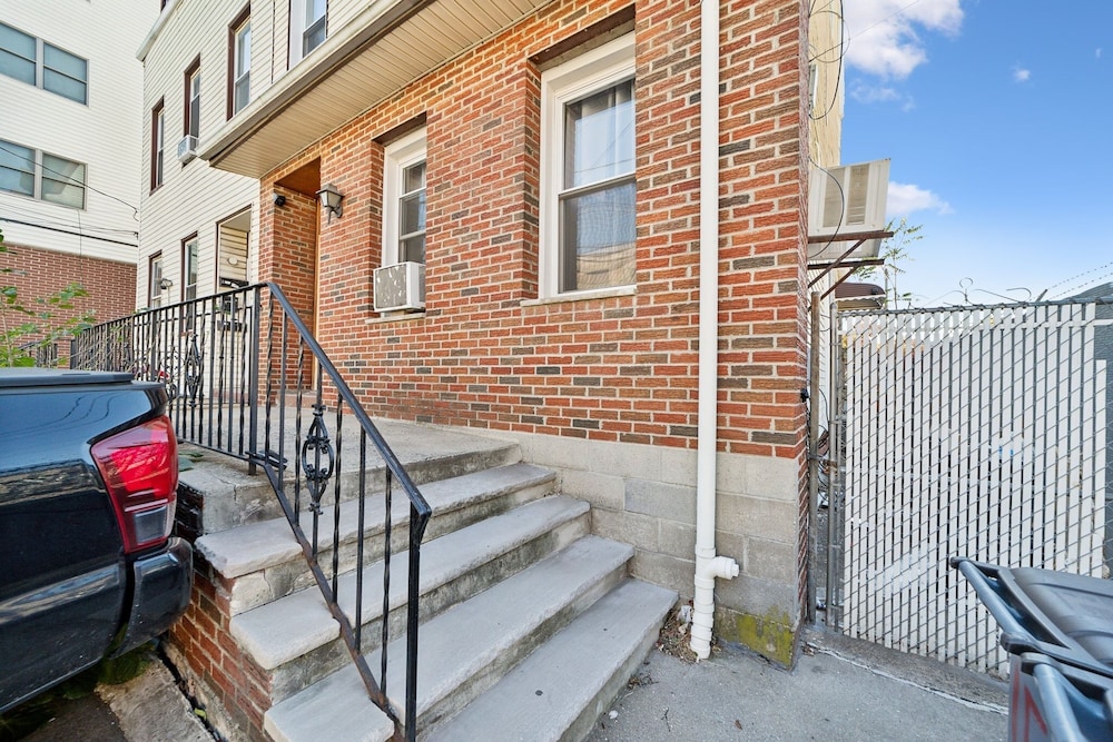 Charming Jersey City Retreat 1 Bedroom Condo view 4