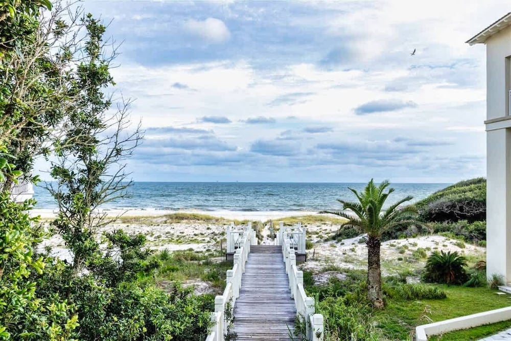 Gulf Shores Escape Walk to Waves Pool Golf Views