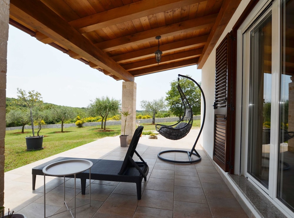 Picturesque Paradise Holiday Home With Pool