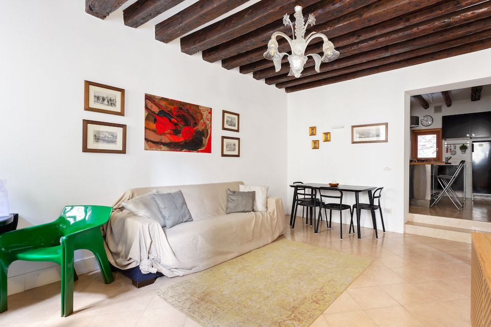 Riva Di Biasio Lovely Flat