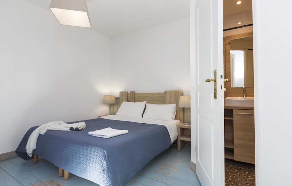 Coastal Stay Near Salt Marsh Trails