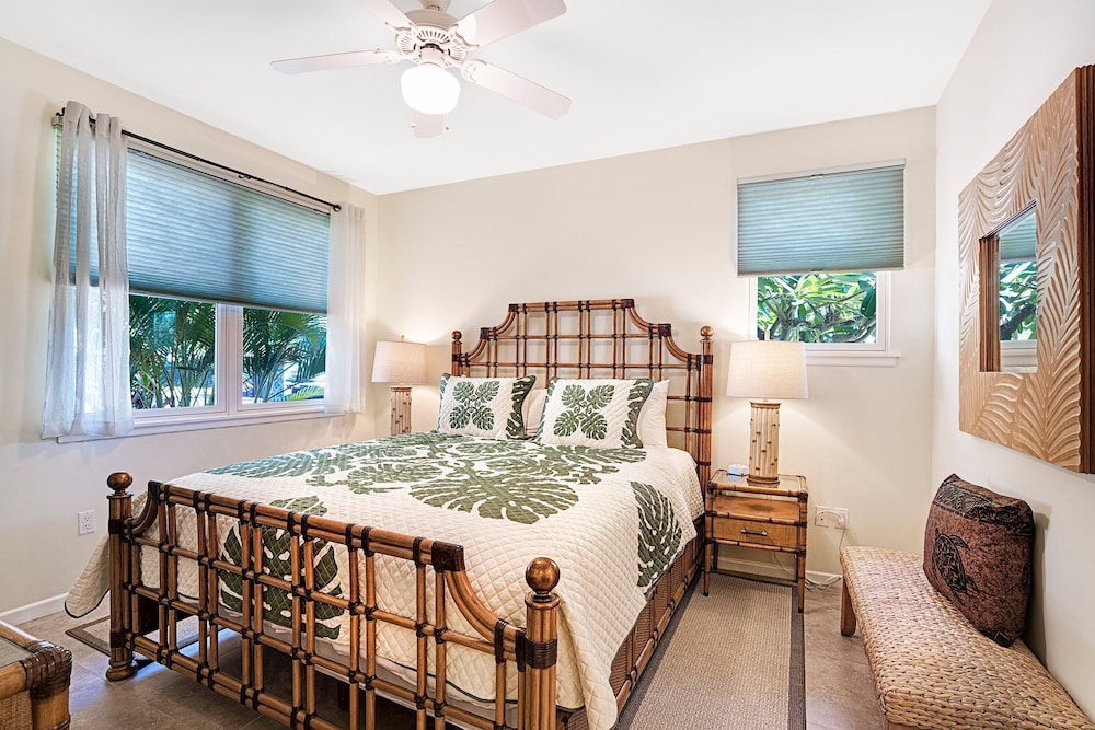 Ocean View - AC & Wifi - Walk to Beach & Shopping - Vrkcv